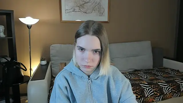 DaisyColl online show from 12.15.24