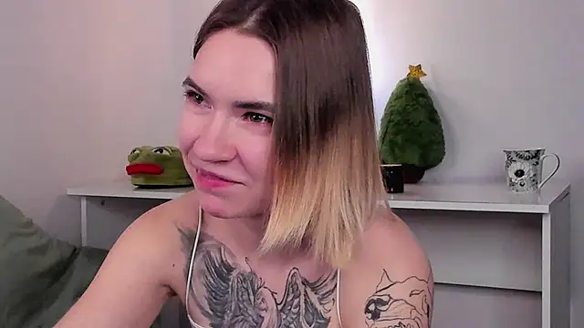 DaisyColl online show from 12.18.24