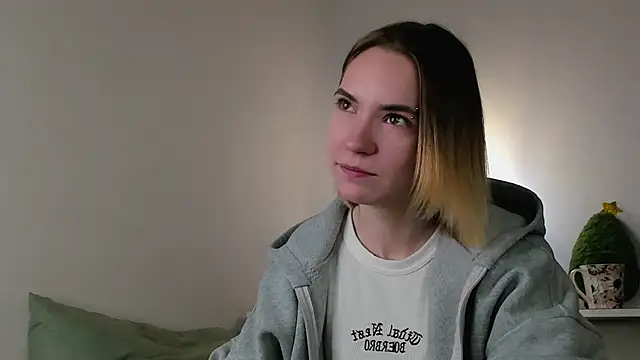 DaisyColl online show from 12.19.24