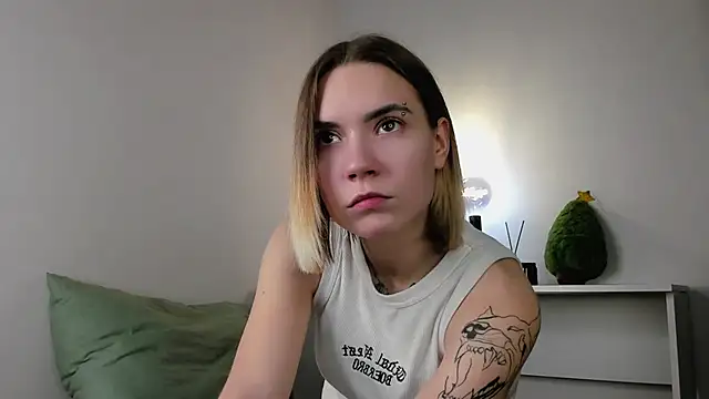 DaisyColl online show from 12.19.24