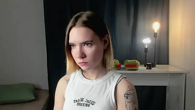 DaisyColl online show from 12.22.24