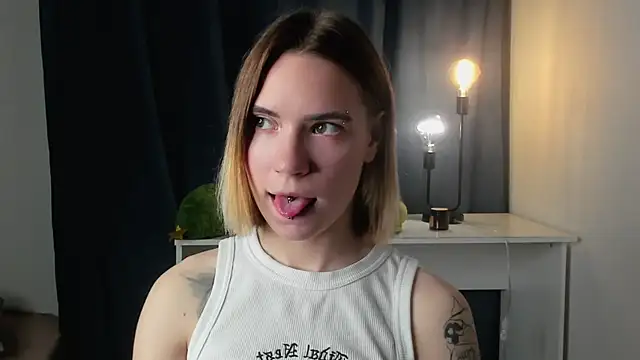 DaisyColl online show from 12.22.24