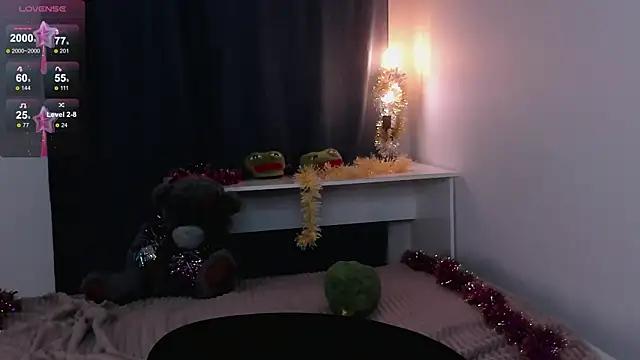 DaisyColl online show from 12.26.24