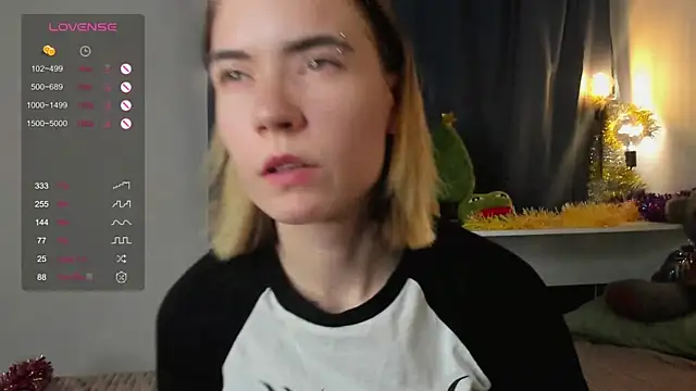 DaisyColl online show from 12.28.24