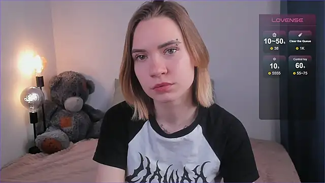 DaisyColl online show from 01.10.25