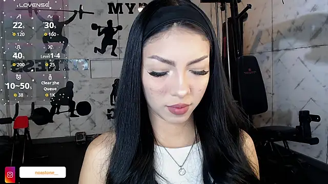 Snapshot of antonellaroux chatting on 07.11.26 antonellaroux online show from 07.11.26