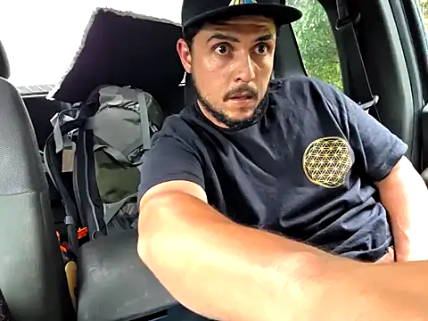 Snapshot of Bigsakzak chatting on 09.23.25 Bigsakzak online show from 09.23.25