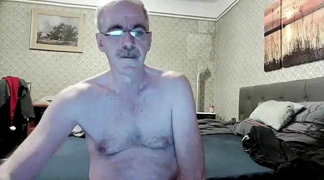 Snapshot of farock chatting on 12.29.24 farock online show from 12.29.24