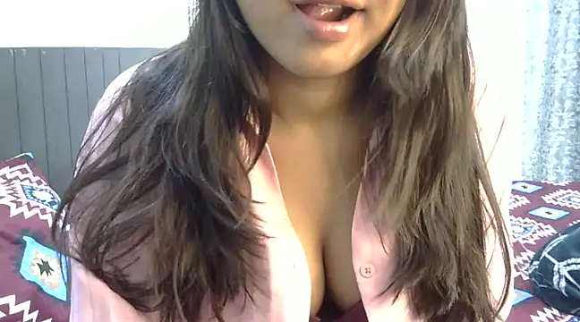 Snapshot of hot__surbhi chatting on 02.26.25 hot surbhi online show from 02.26.25