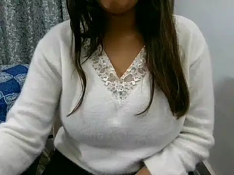 Snapshot of chavi_12 chatting on 12.27.24 chavi 12 online show from 12.27.24