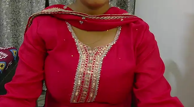 Snapshot of chavi_12 chatting on 02.26.25 chavi 12 online show from 02.26.25