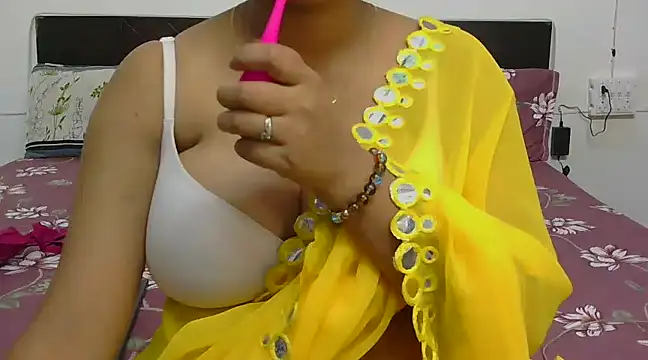 Snapshot of chavi_12 chatting on 03.01.25 chavi 12 online show from 03.01.25