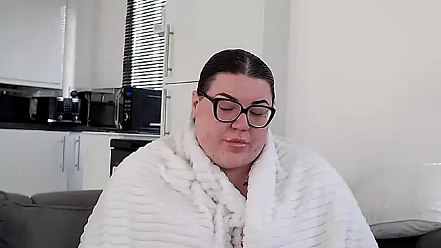 StrawberrySexx online show from 12.15.24