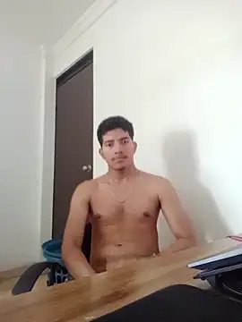 Snapshot of AlexP457 chatting on 04.13.26 AlexP457 online show from 04.13.26