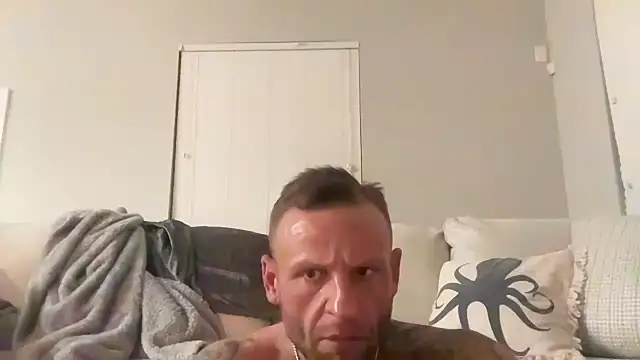 heavyhitta83 online show from 01.14.25