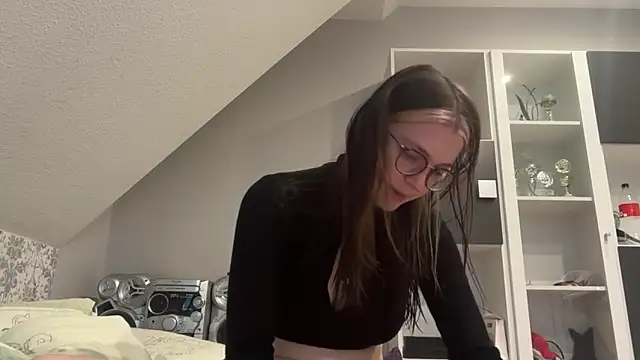 Snapshot of NikaCyberslut chatting on 12.28.24 NikaCyberslut online show from 12.28.24
