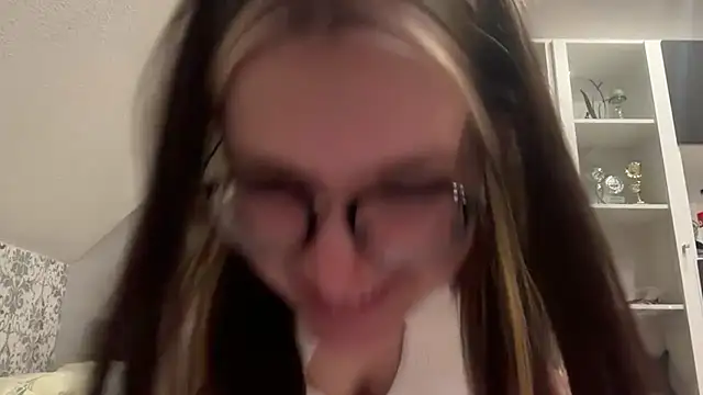 Snapshot of NikaCyberslut chatting on 12.28.24 NikaCyberslut online show from 12.28.24