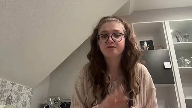 Snapshot of NikaCyberslut chatting on 12.29.24 NikaCyberslut online show from 12.29.24