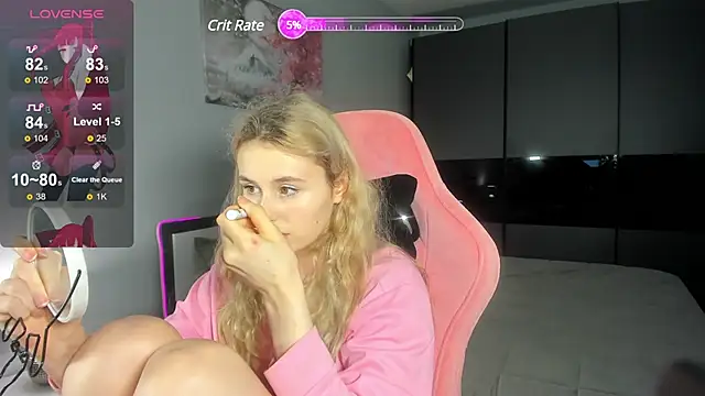 Snapshot of Molly_Toads chatting on 12.26.24 Molly Toads online show from 12.26.24