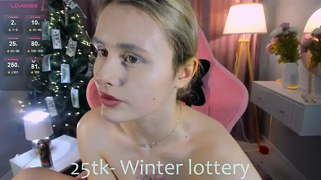 Snapshot of Molly_Toads chatting on 12.31.24 Molly Toads online show from 12.31.24