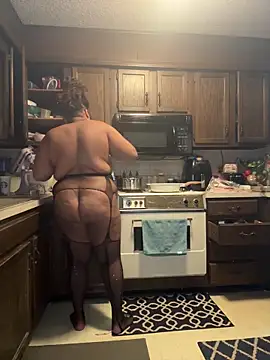 Snapshot of InterRacialFacial7296 chatting on 12.14.25 InterRacialFacial7296 online show from 12.14.25