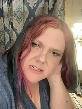 Snapshot of leenieb88 chatting on 12.24.24 leenieb88 online show from 12.24.24