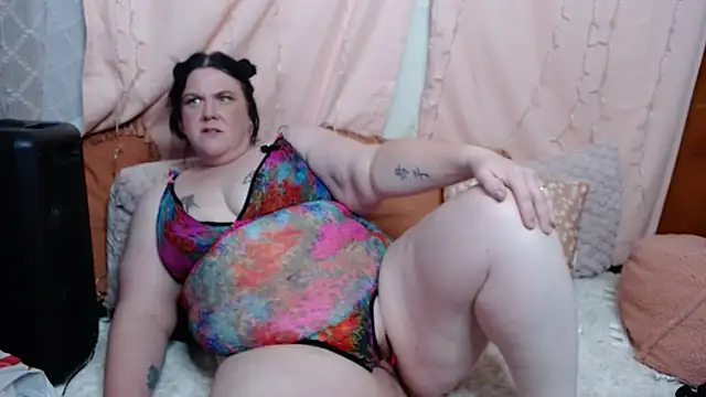 Snapshot of leenieb88 chatting on 01.27.25 leenieb88 online show from 01.27.25