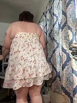 Snapshot of leenieb88 chatting on 01.12.26 leenieb88 online show from 01.12.26