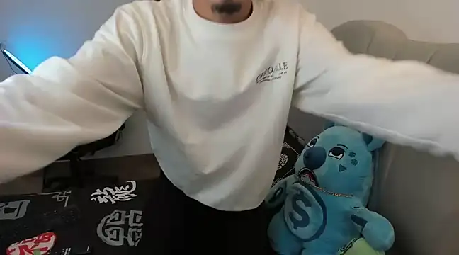 Snapshot of twink_latino5 chatting on 12.20.24 twink latino5 online show from 12.20.24