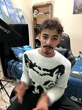 Snapshot of twink_latino5 chatting on 11.17.25 twink latino5 online show from 11.17.25