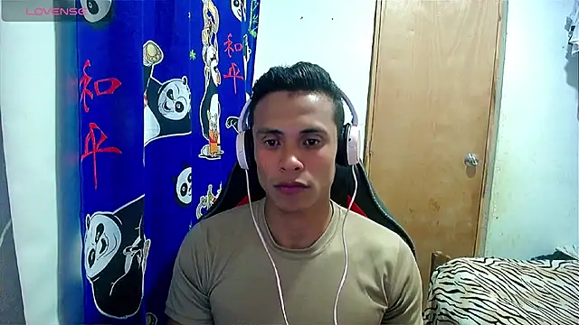 Snapshot of Willy_Mate chatting on 12.18.24 Willy Mate online show from 12.18.24