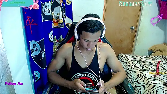 Snapshot of Willy_Mate chatting on 12.20.24 Willy Mate online show from 12.20.24