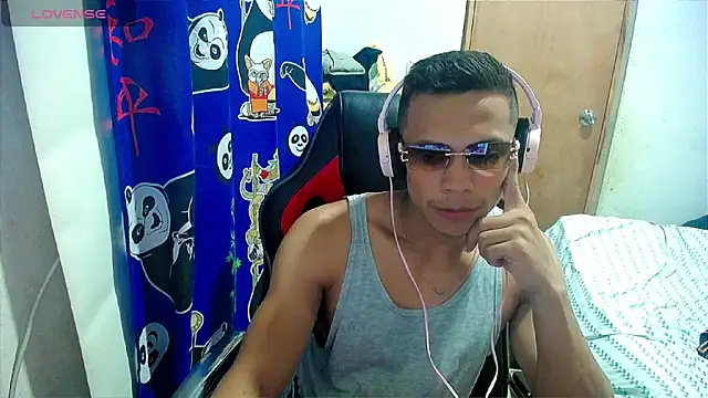 Willy Mate online show from 12.25.24