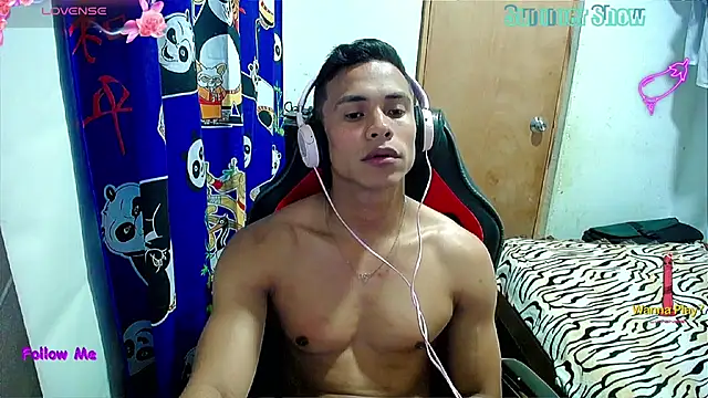 Snapshot of Willy_Mate chatting on 12.30.24 Willy Mate online show from 12.30.24