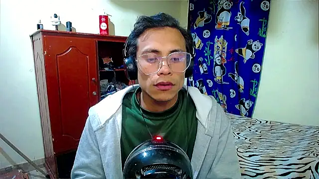 Snapshot of Willy_Mate chatting on 10.16.25 Willy Mate online show from 10.16.25