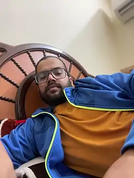 Arsh Loves Luv online show from 12.31.24