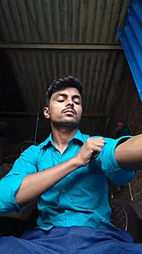 Snapshot of Suraj223kumar chatting on 10.29.25 Suraj223kumar online show from 10.29.25