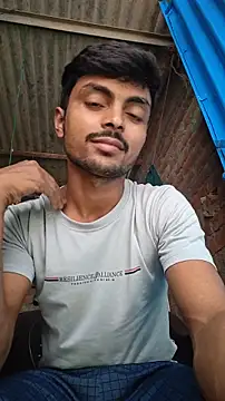 Snapshot of Suraj223kumar chatting on 11.05.25 Suraj223kumar online show from 11.05.25