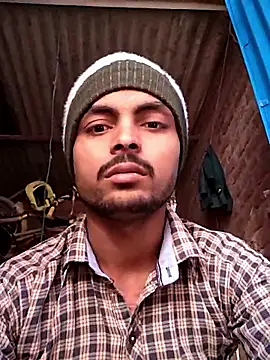 Snapshot of Suraj223kumar chatting on 11.08.25 Suraj223kumar online show from 11.08.25