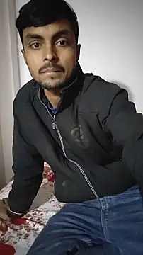 Snapshot of Suraj223kumar chatting on 12.17.25 Suraj223kumar online show from 12.17.25