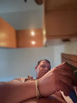 SecretlyDD online show from 02.10.26