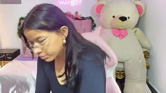 Snapshot of Emilly_tay chatting on 01.04.25 Emilly tay online show from 01.04.25