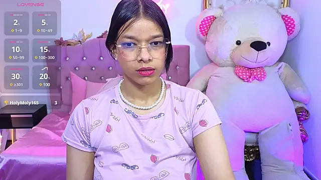 Snapshot of Emilly_tay chatting on 01.13.25 Emilly tay online show from 01.13.25