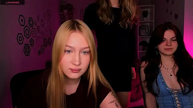 playful sophie online show from 05.04.26
