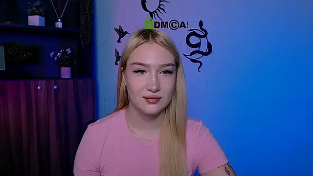 Snapshot of playful_sophie chatting on 07.30.26 playful sophie online show from 07.30.26