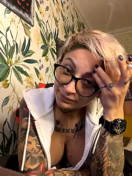 Lucky Deniz online show from 12.20.25