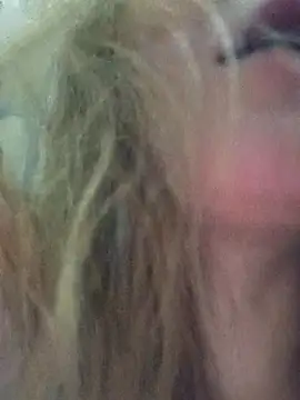 KattyLuuu online show from 11.29.25