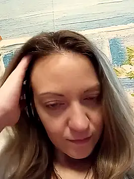 KattyLuuu online show from 12.13.25