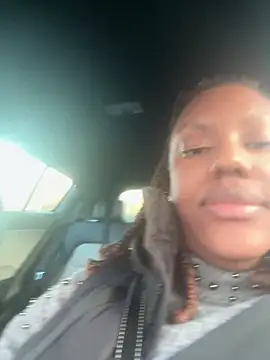 Snapshot of LavenderBuxton chatting on 02.28.25 LavenderBuxton online show from 02.28.25