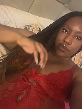 Snapshot of LavenderBuxton chatting on 09.27.25 LavenderBuxton online show from 09.27.25